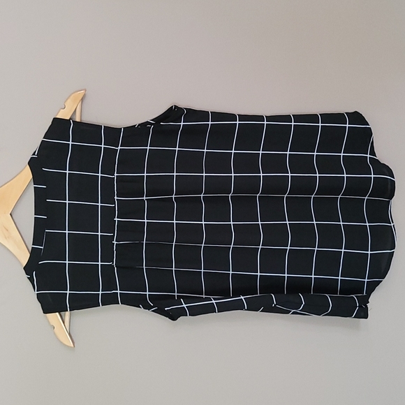 🔅XS black and white tank - Picture 3 of 6